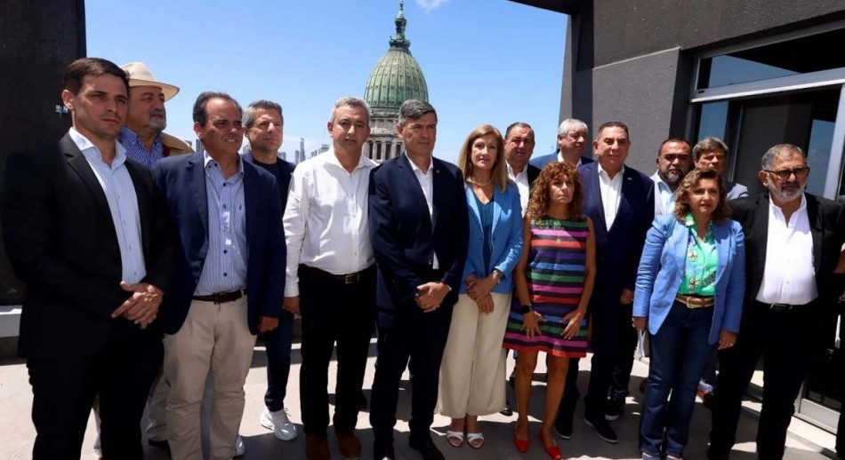 Los intendentes llevan al Congreso el reclamo por los subsidios al transporte