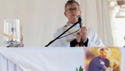 País