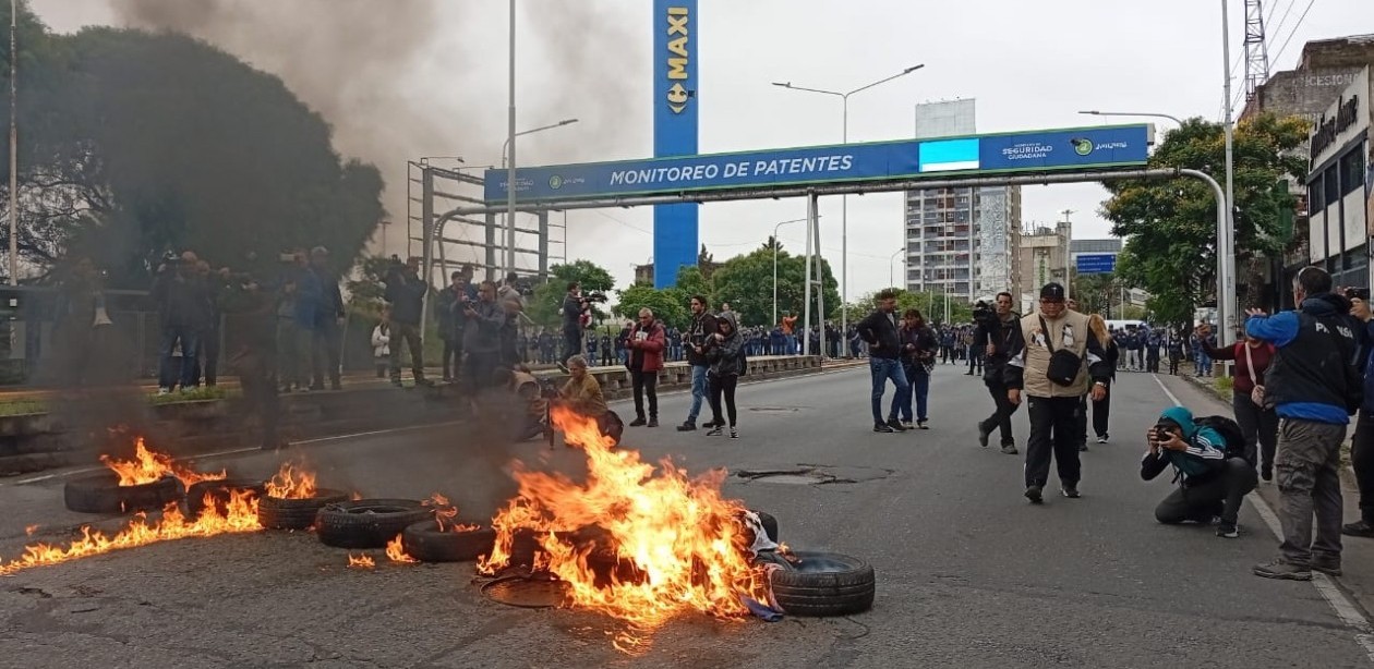 Cortes en la General Paz, Puente Pueyrredón y Puente Saavedra por el fin de un programa social