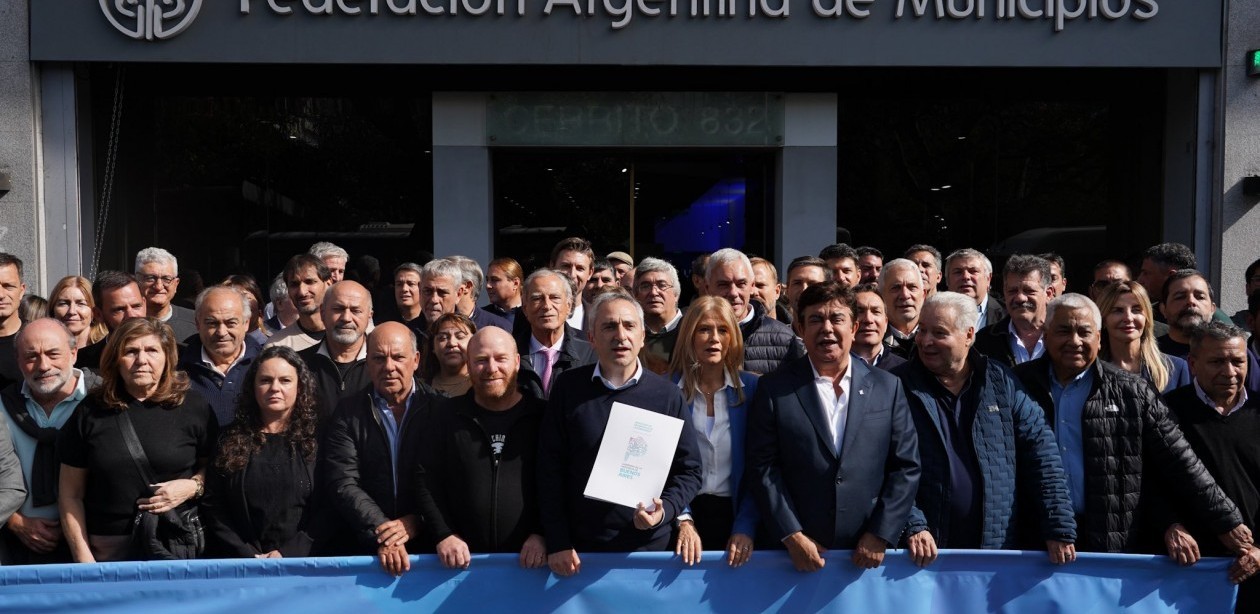 Intendentes del GBA presentaron un petitorio ante Capital Humano por la ayuda escolar